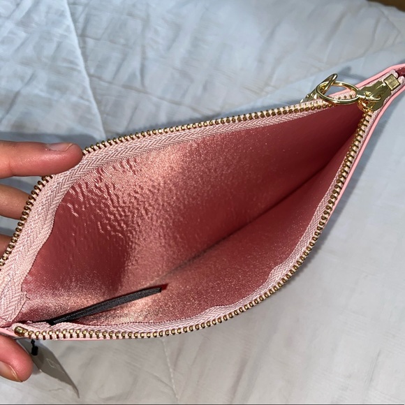 ••NWT Chico’s Floral Wristlet - Picture 4 of 4